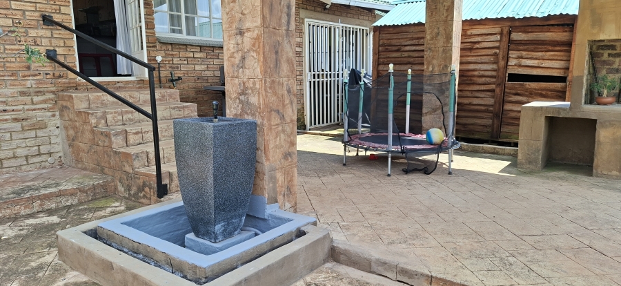 3 Bedroom Property for Sale in Rangeview Gauteng