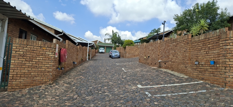 3 Bedroom Property for Sale in Rangeview Gauteng