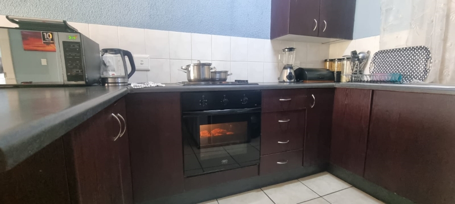 1 Bedroom Property for Sale in Willowbrook Gauteng