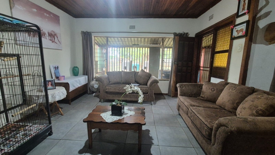 5 Bedroom Property for Sale in Pelzvale A H Gauteng