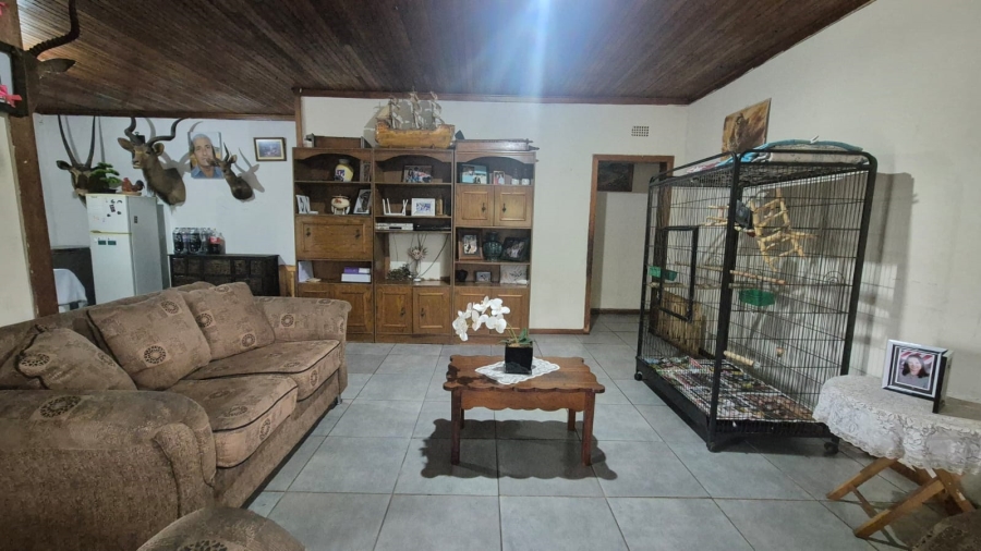 5 Bedroom Property for Sale in Pelzvale A H Gauteng