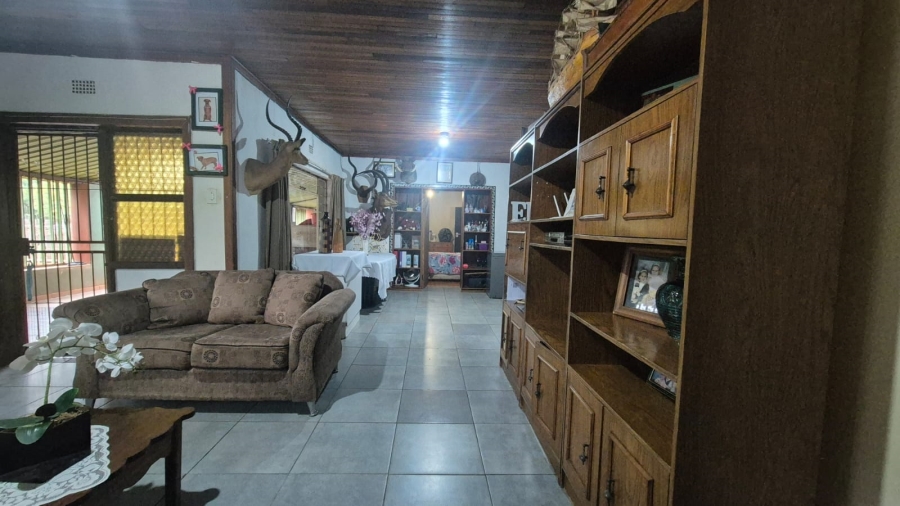 5 Bedroom Property for Sale in Pelzvale A H Gauteng