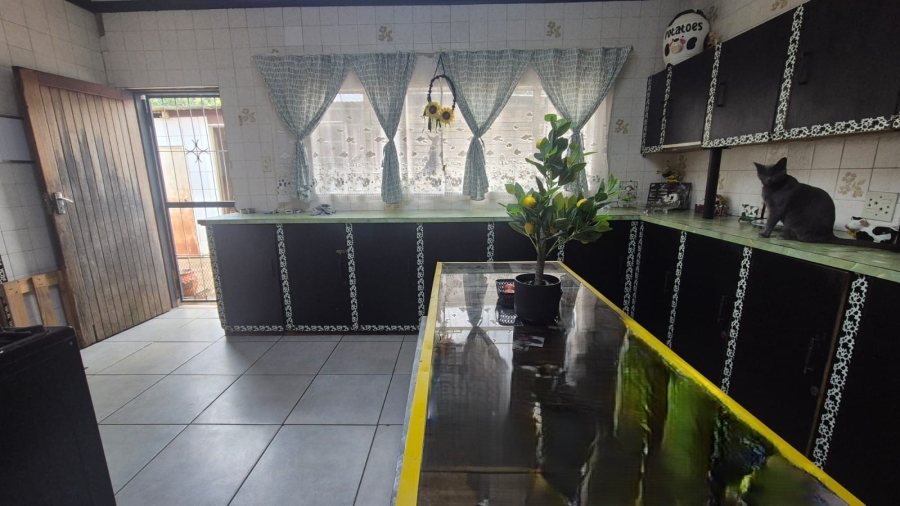 5 Bedroom Property for Sale in Pelzvale A H Gauteng