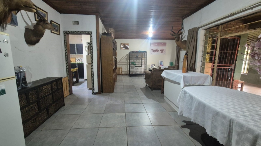 5 Bedroom Property for Sale in Pelzvale A H Gauteng