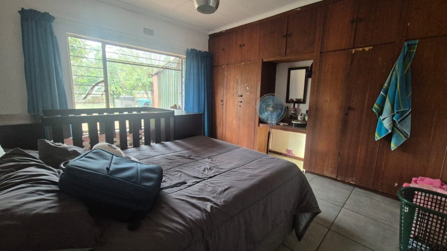 5 Bedroom Property for Sale in Pelzvale A H Gauteng