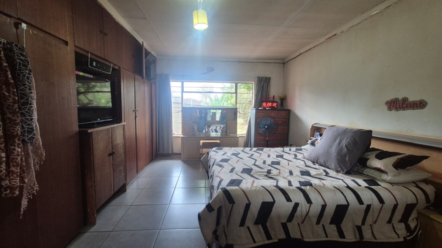 5 Bedroom Property for Sale in Pelzvale A H Gauteng