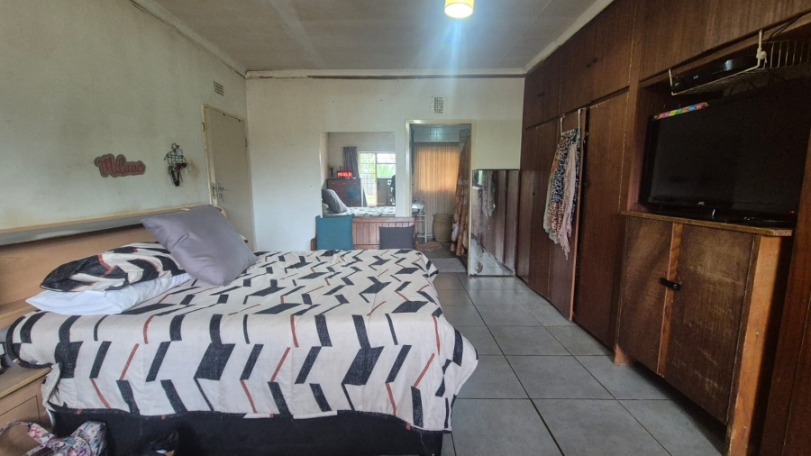5 Bedroom Property for Sale in Pelzvale A H Gauteng