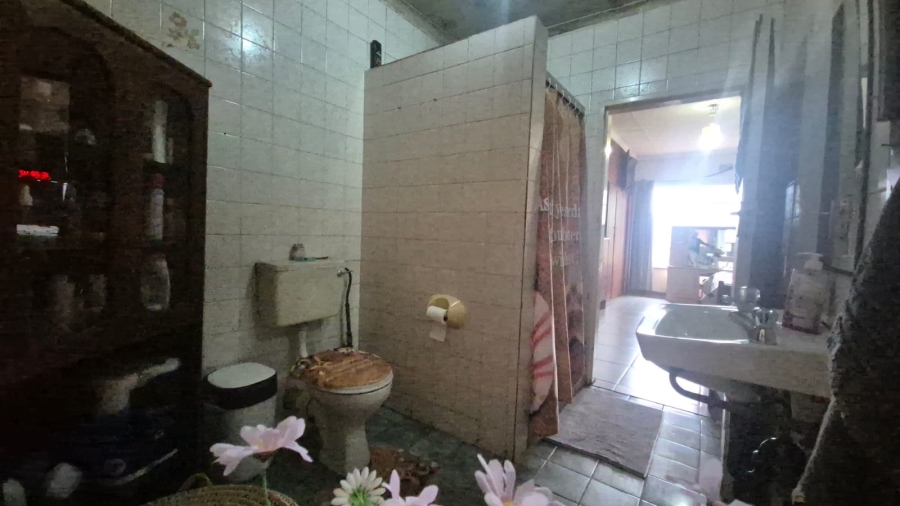 5 Bedroom Property for Sale in Pelzvale A H Gauteng