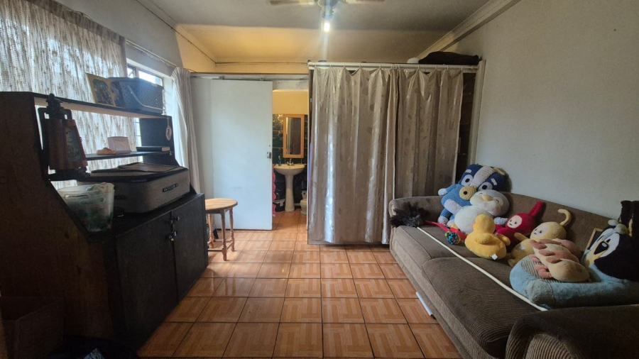 5 Bedroom Property for Sale in Pelzvale A H Gauteng