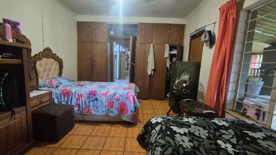 5 Bedroom Property for Sale in Pelzvale A H Gauteng