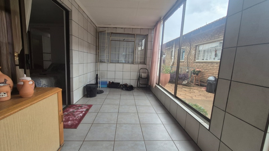 5 Bedroom Property for Sale in Pelzvale A H Gauteng
