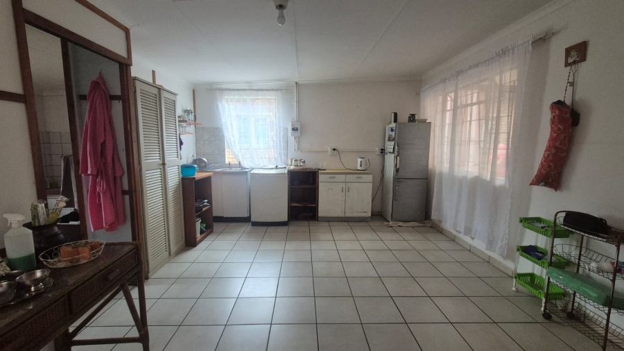 5 Bedroom Property for Sale in Pelzvale A H Gauteng