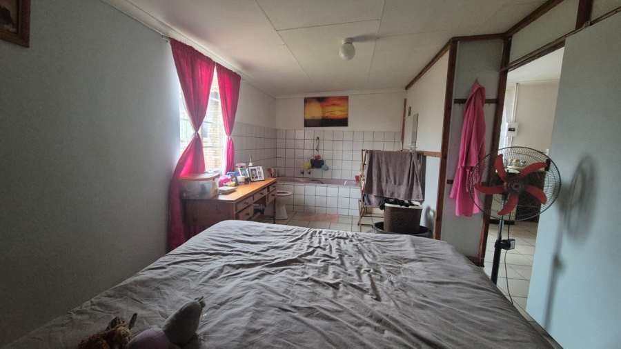 5 Bedroom Property for Sale in Pelzvale A H Gauteng