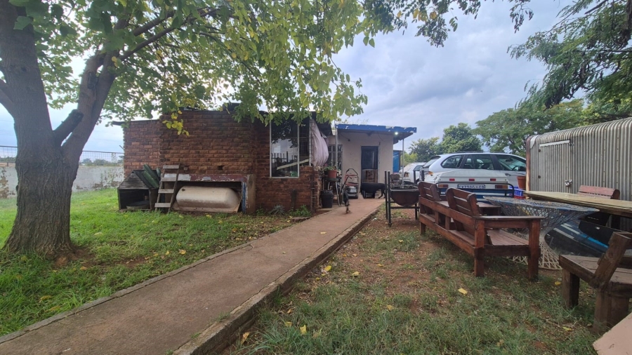 5 Bedroom Property for Sale in Pelzvale A H Gauteng