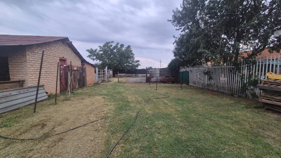 5 Bedroom Property for Sale in Pelzvale A H Gauteng