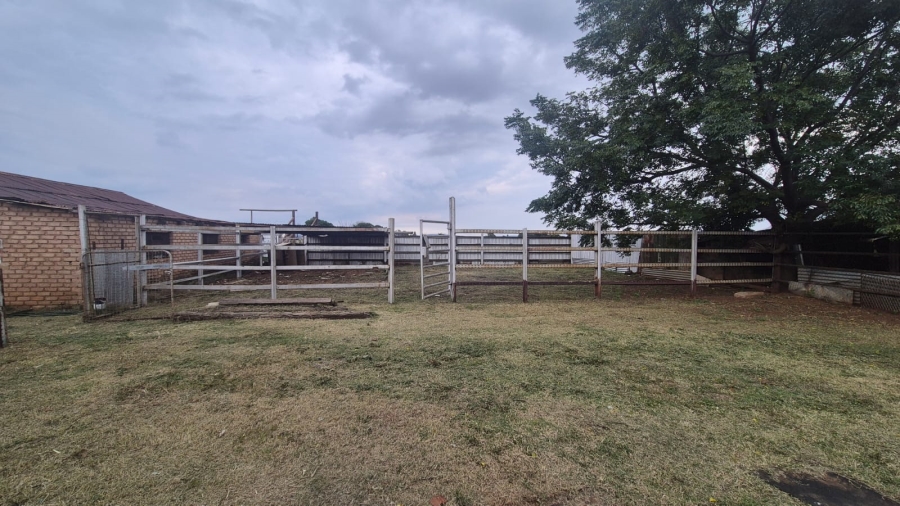 5 Bedroom Property for Sale in Pelzvale A H Gauteng