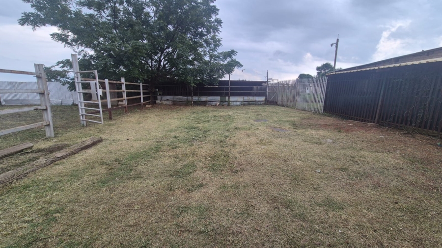 5 Bedroom Property for Sale in Pelzvale A H Gauteng
