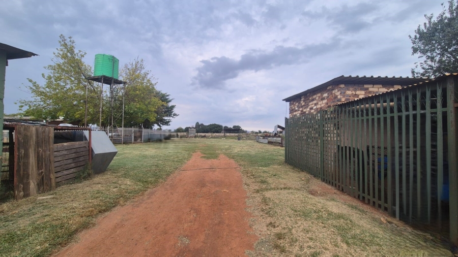 5 Bedroom Property for Sale in Pelzvale A H Gauteng