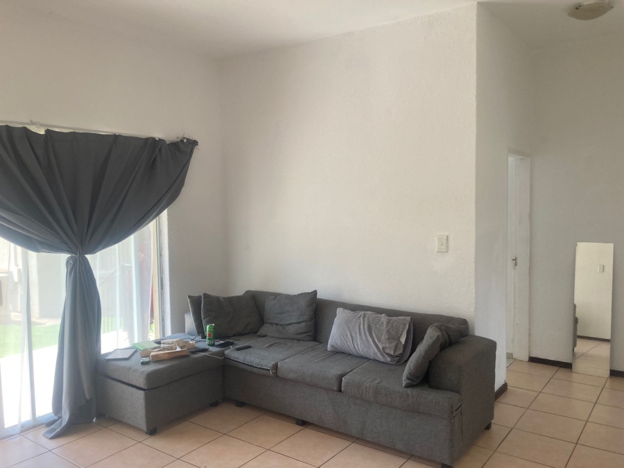 2 Bedroom Property for Sale in Willowbrook Gauteng