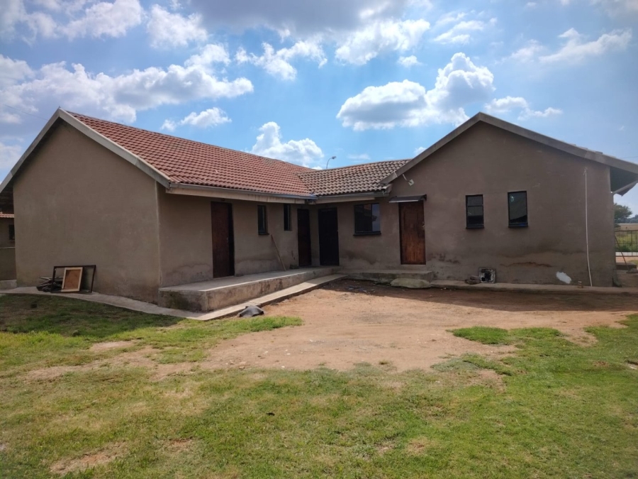 13 Bedroom Property for Sale in Finsbury Gauteng