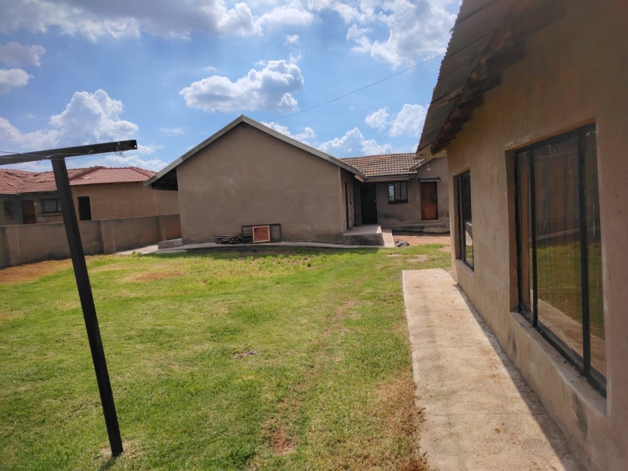 13 Bedroom Property for Sale in Finsbury Gauteng