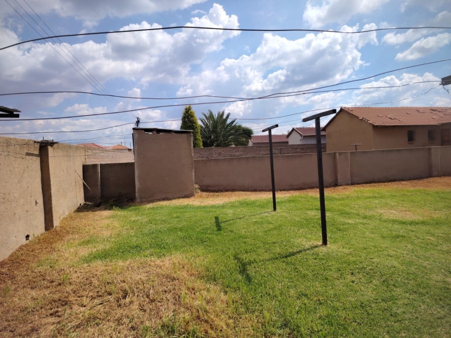 13 Bedroom Property for Sale in Finsbury Gauteng