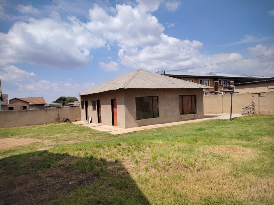 13 Bedroom Property for Sale in Finsbury Gauteng