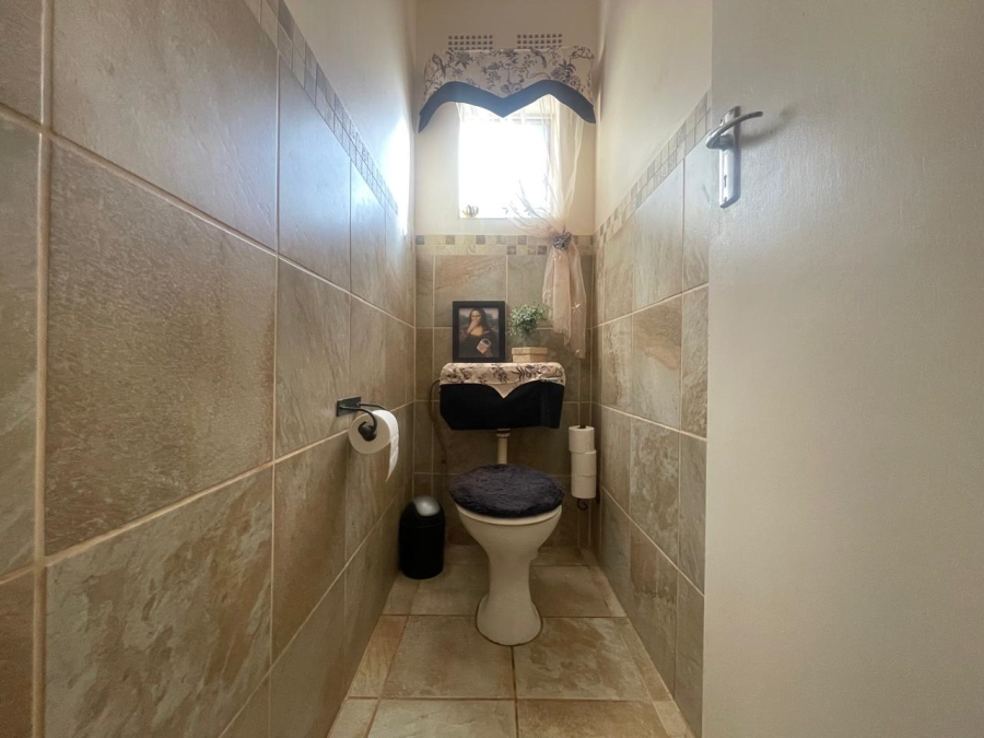 8 Bedroom Property for Sale in Wheatlands A H Gauteng