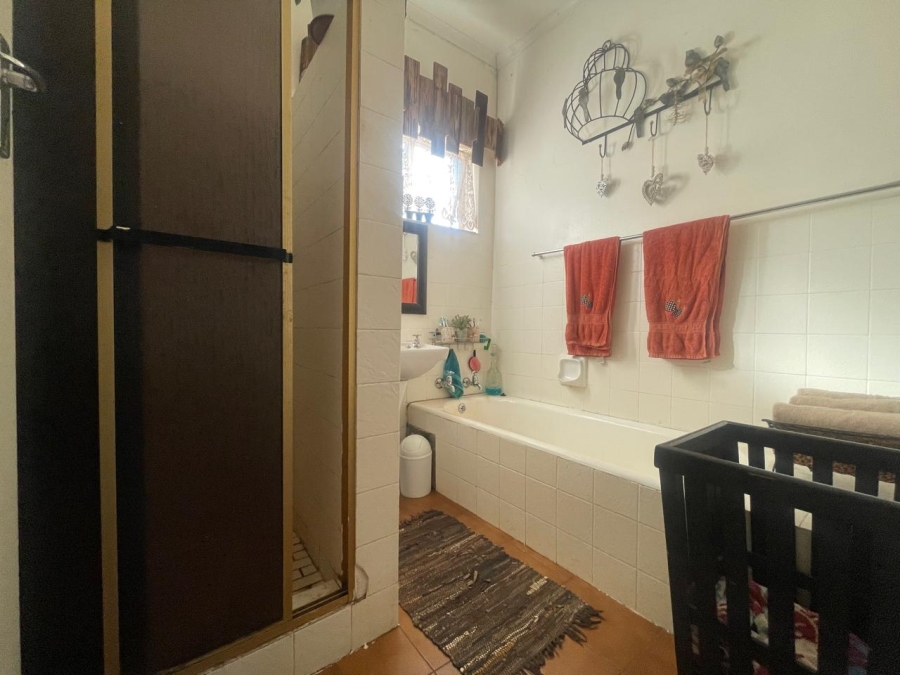 8 Bedroom Property for Sale in Wheatlands A H Gauteng