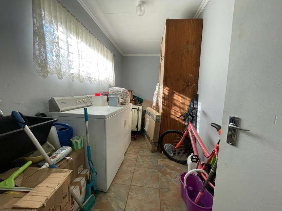 8 Bedroom Property for Sale in Wheatlands A H Gauteng