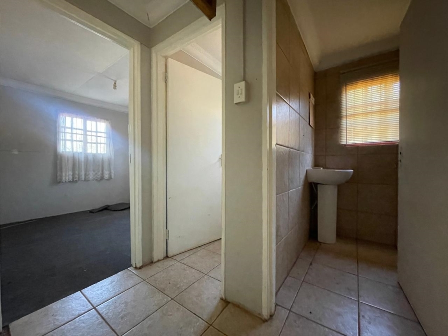 8 Bedroom Property for Sale in Wheatlands A H Gauteng