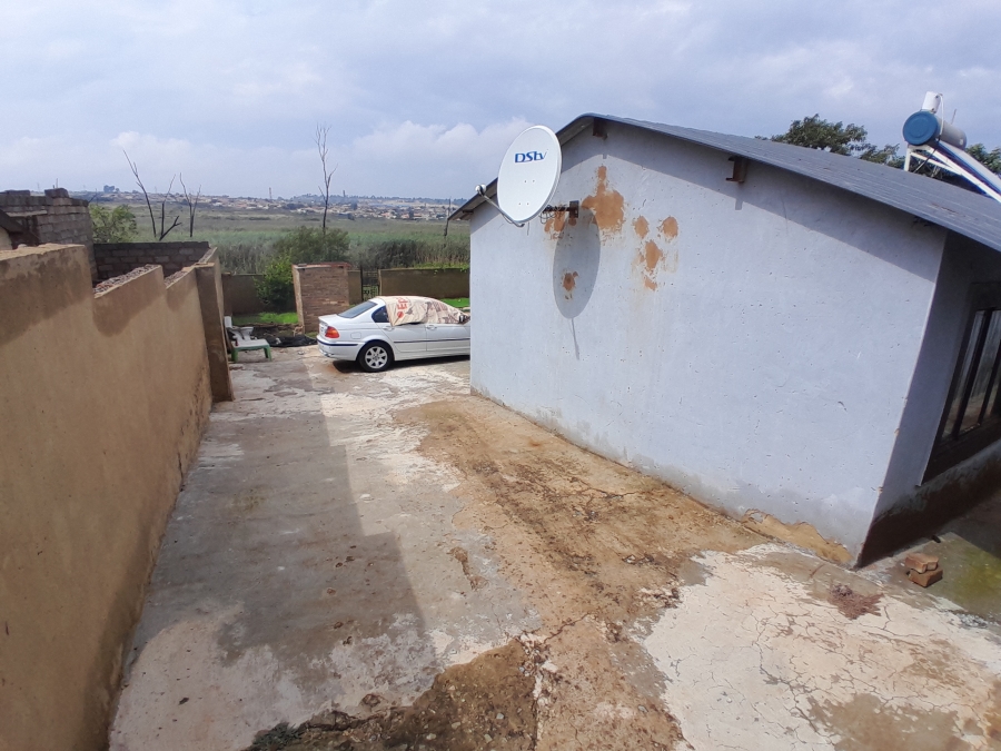 2 Bedroom Property for Sale in Tshepisong Gauteng