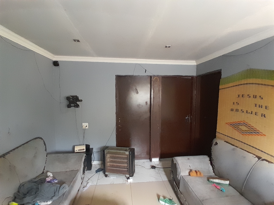 2 Bedroom Property for Sale in Tshepisong Gauteng