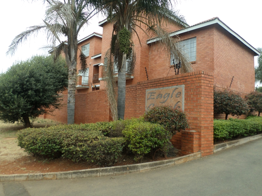 To Let 2 Bedroom Property for Rent in Weltevreden Park Gauteng
