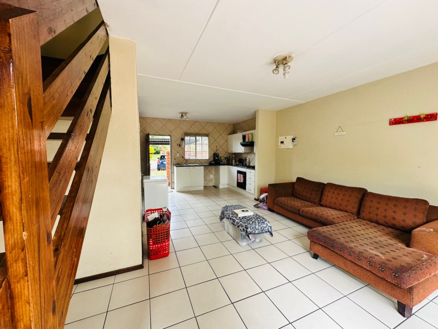 To Let 2 Bedroom Property for Rent in Weltevreden Park Gauteng
