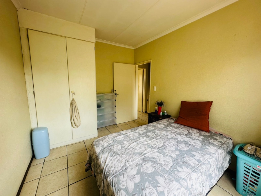 To Let 2 Bedroom Property for Rent in Weltevreden Park Gauteng