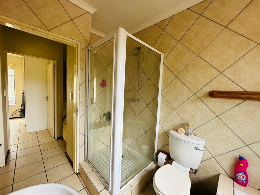 To Let 2 Bedroom Property for Rent in Weltevreden Park Gauteng