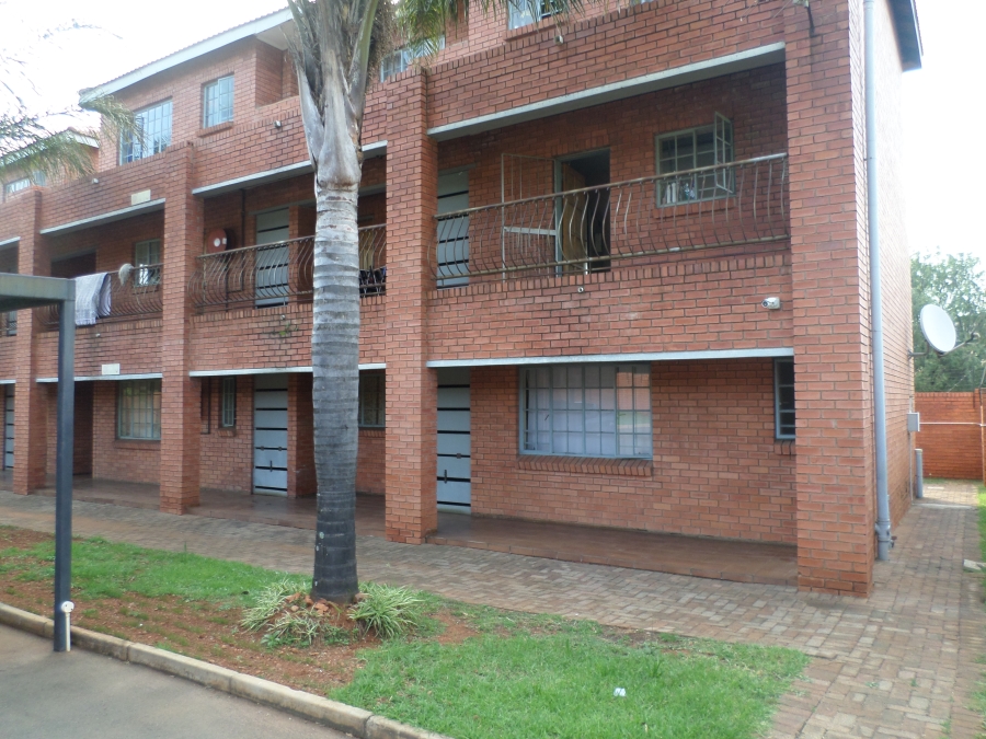 To Let 2 Bedroom Property for Rent in Weltevreden Park Gauteng