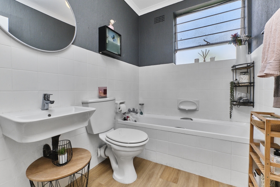 2 Bedroom Property for Sale in Kensington B Gauteng