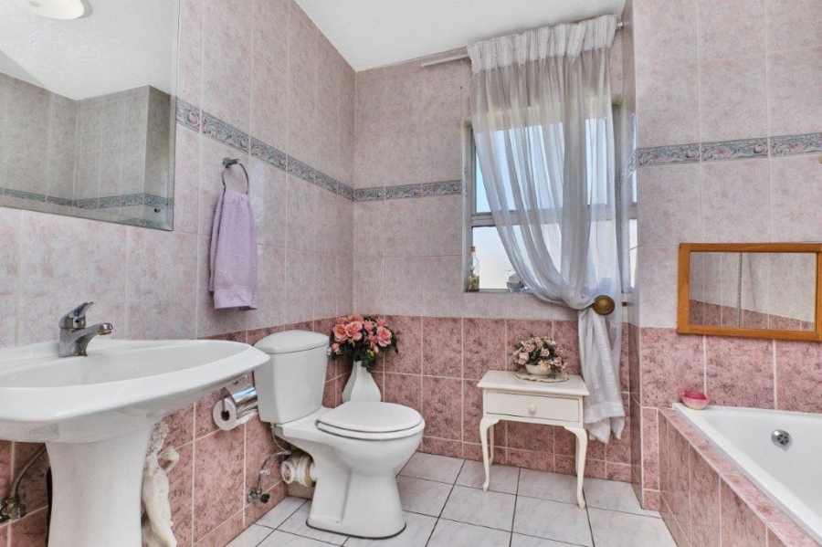 4 Bedroom Property for Sale in Sunninghill Gauteng