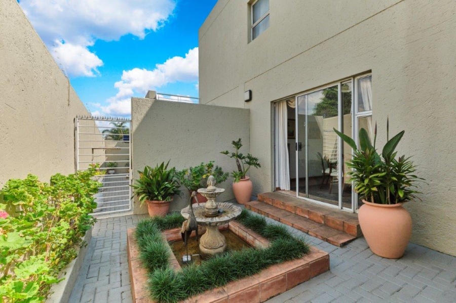 4 Bedroom Property for Sale in Sunninghill Gauteng