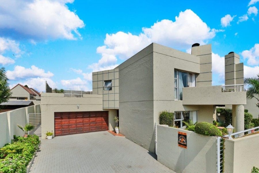 4 Bedroom Property for Sale in Sunninghill Gauteng