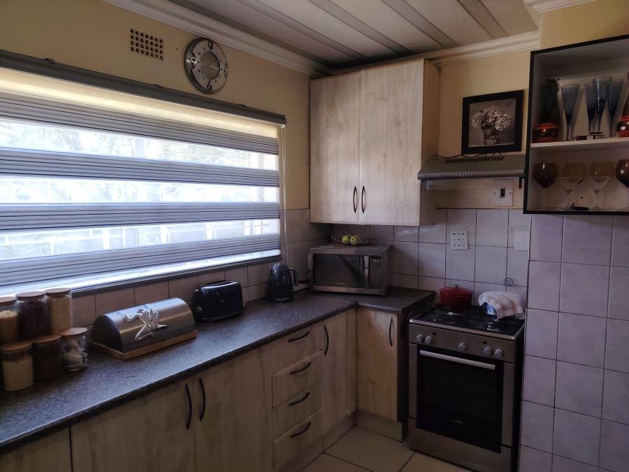 3 Bedroom Property for Sale in Rhodesfield Gauteng
