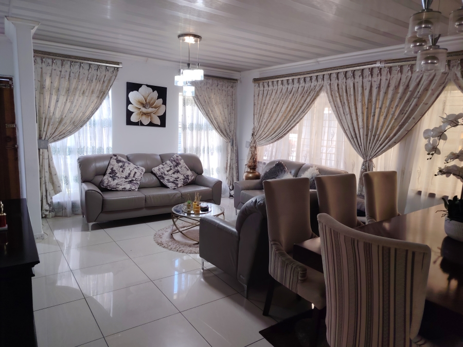 3 Bedroom Property for Sale in Rhodesfield Gauteng