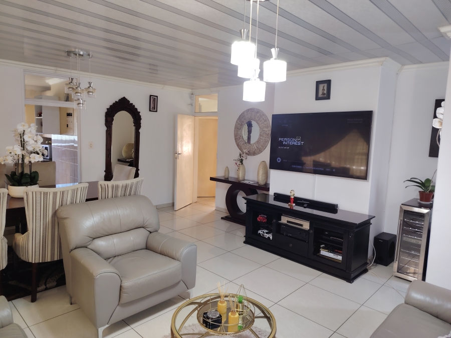 3 Bedroom Property for Sale in Rhodesfield Gauteng