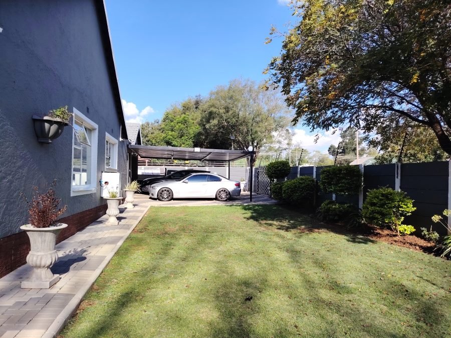 3 Bedroom Property for Sale in Rhodesfield Gauteng