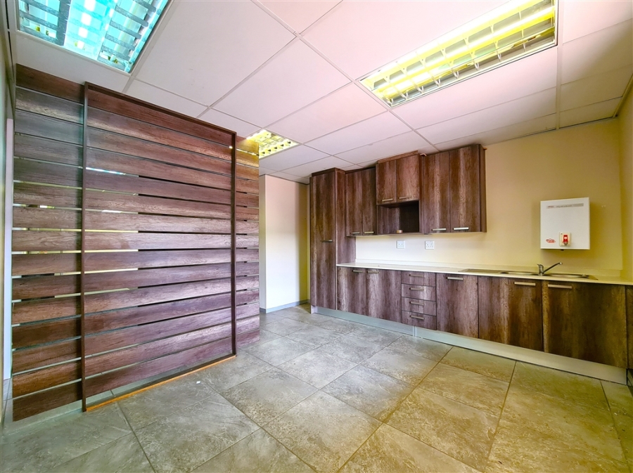 To Let Commercial Property for Rent in Strubensvallei Gauteng
