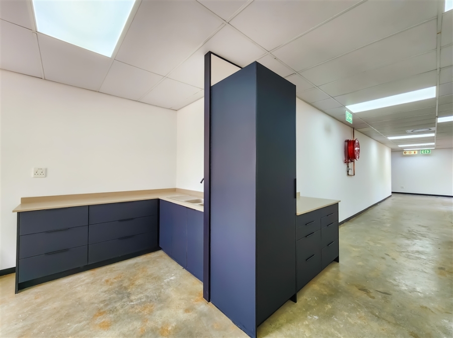 To Let Commercial Property for Rent in Strubensvallei Gauteng