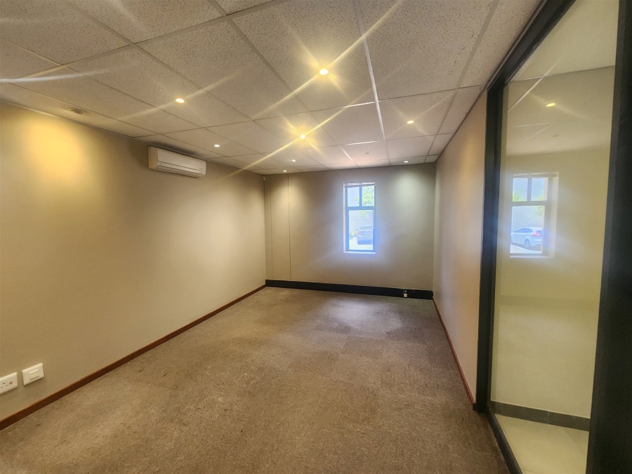 To Let Commercial Property for Rent in Wierda Valley Gauteng