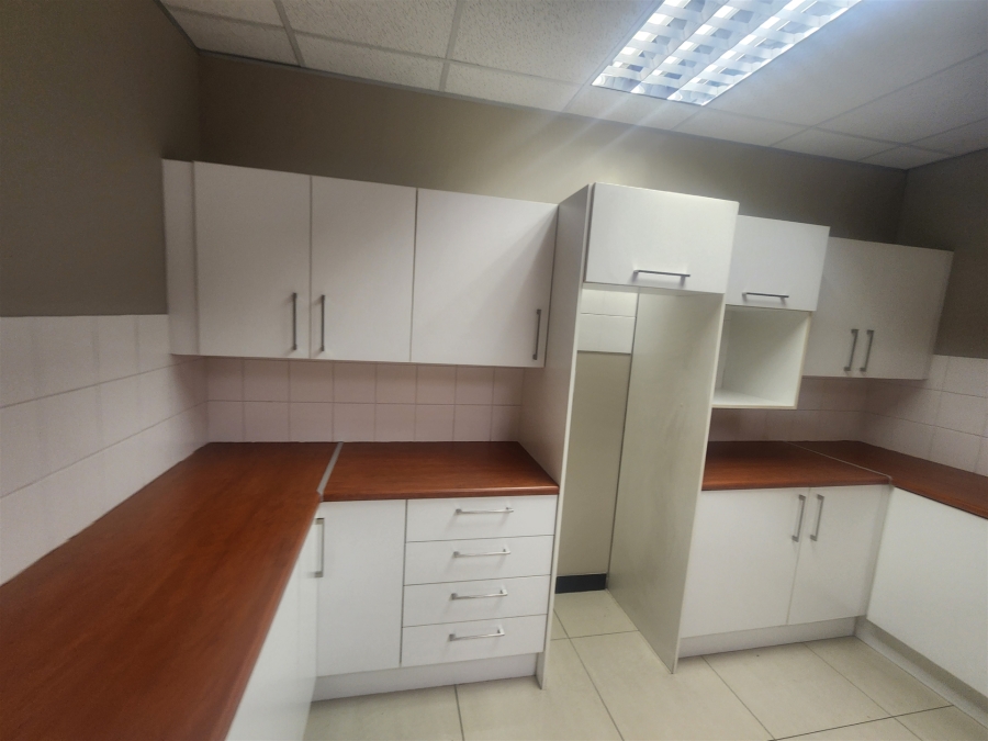 To Let Commercial Property for Rent in Wierda Valley Gauteng